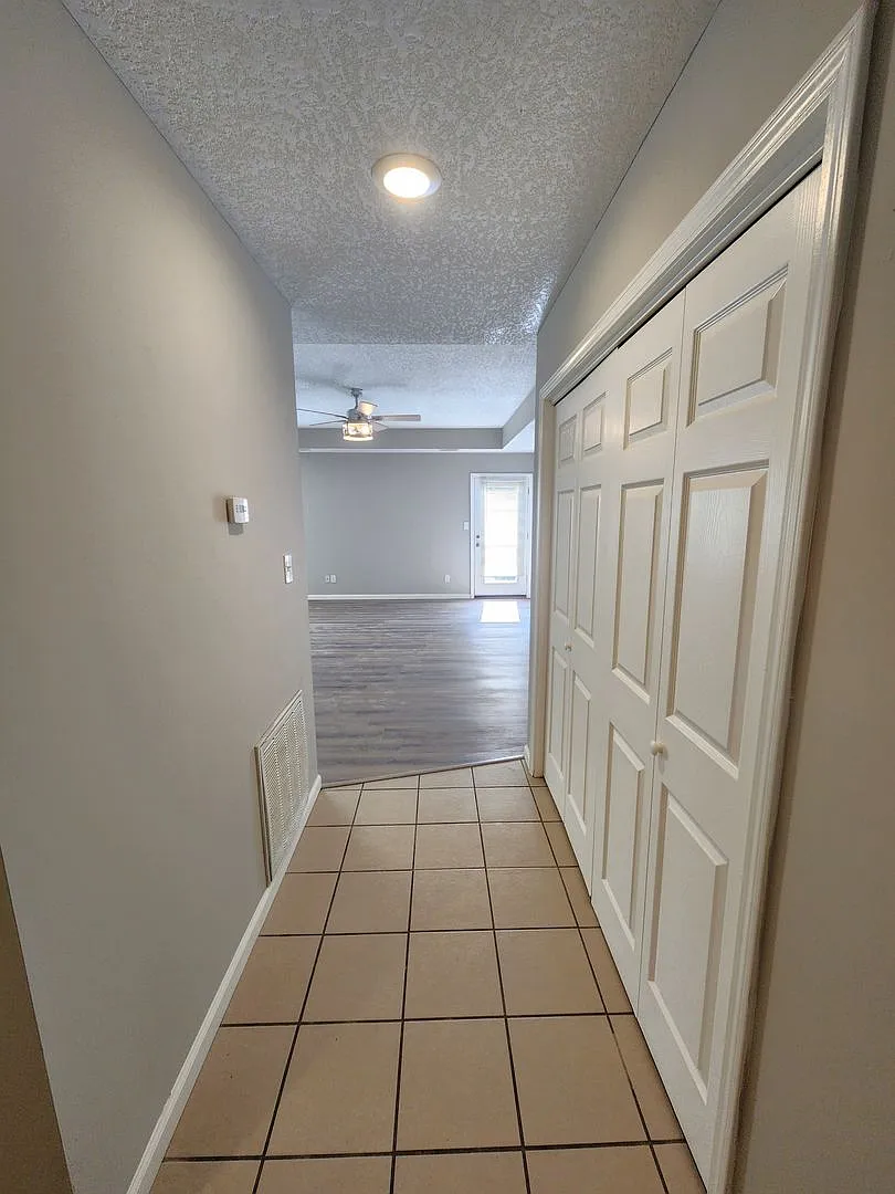 Like new 4BR, 2BTH with att gar and over 1500sq ft! — Photo 3