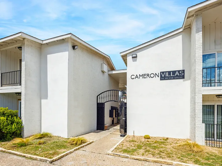 Cameron Villas — Photo 6