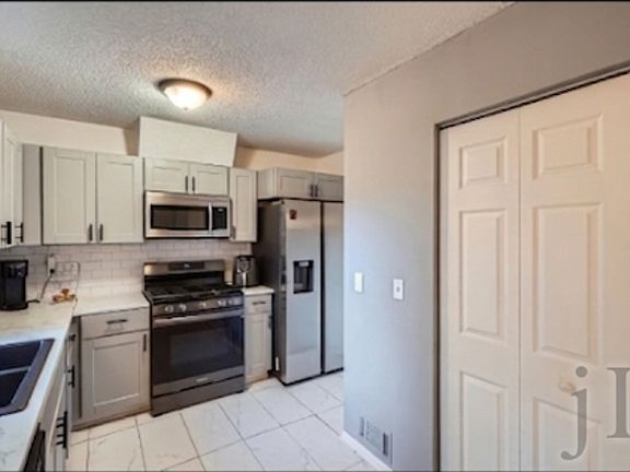 5th image of 5531 Marbut Rd