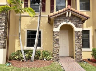 525 SE 32nd Ter, Homestead, FL 33033