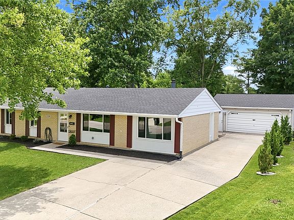 3rd image of 2330 Southlea Dr