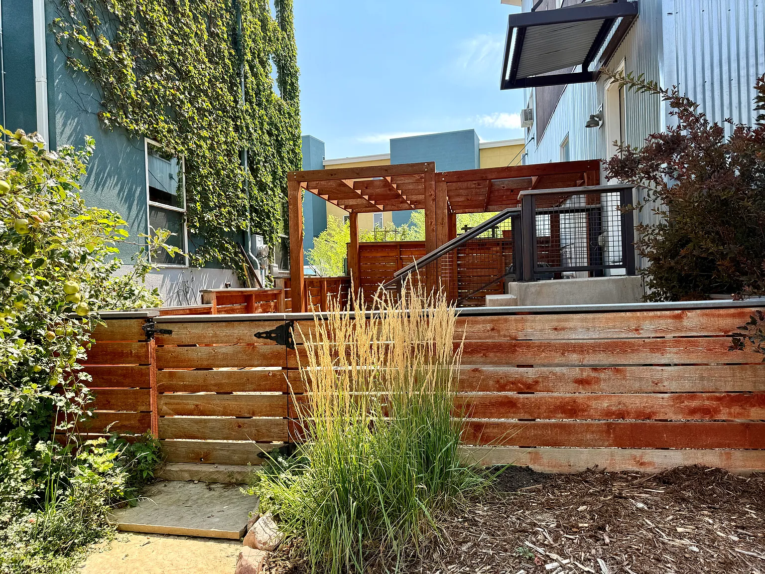 3 bed, 2.5 bath, 1506 sqft, $3,550 — Photo 2