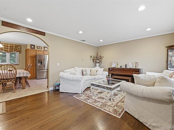 4th image of 73 Danbury Street
