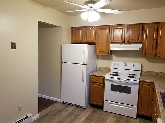 4th image of 14 Mary Phyllis Ln #B