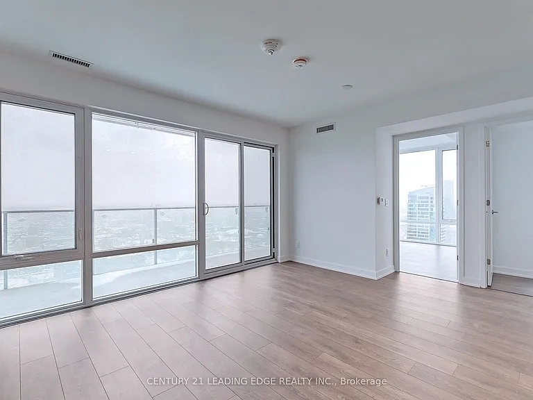 501 Yonge St #5102 — Photo 2