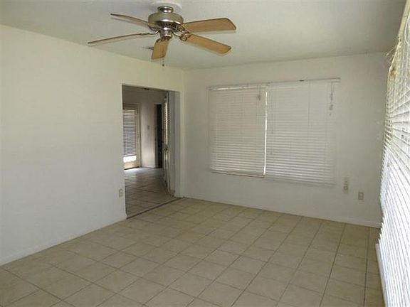 2nd image of 3223 Maplewood Dr