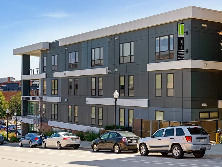 L14 Flats — Photo 9