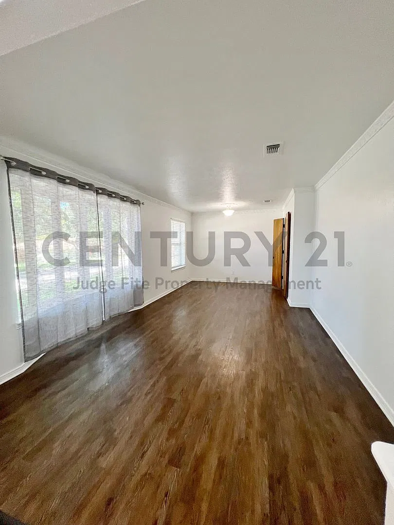 Lovely 3/2/2 in DeSoto For Rent! — Photo 3