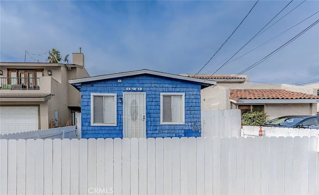 2 bed, 998 sqft, $3,200 — Photo 2