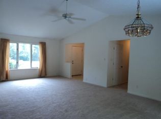 3784 E Oldfield Dr, Leesburg, IN 46538