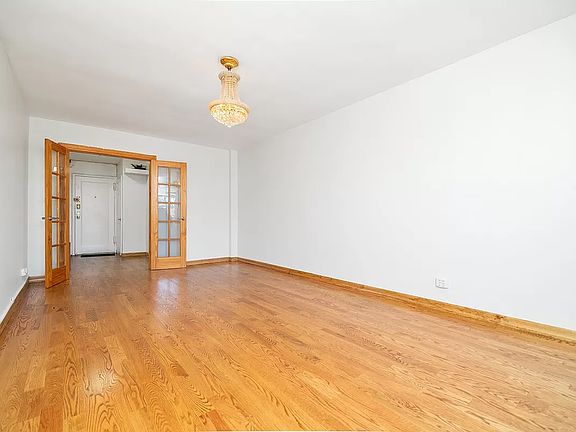 4th image of 139-09 84th Dr #607