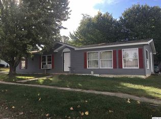 112 E 3rd St, Versailles, IL 62378