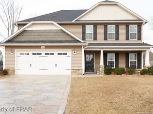 915 Screech Owl Dr, Hope Mills, NC 28348