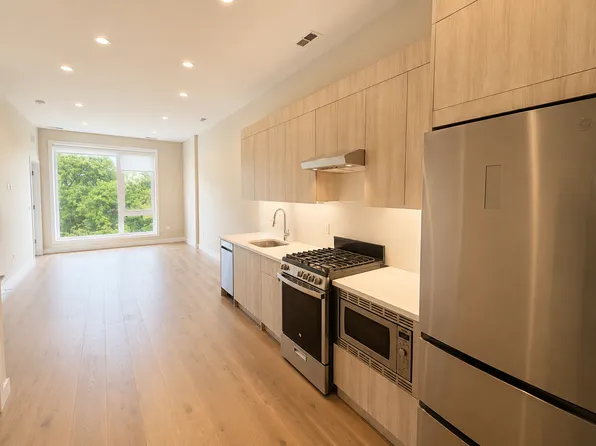 3757 N Sheffield Ave, Chicago, IL