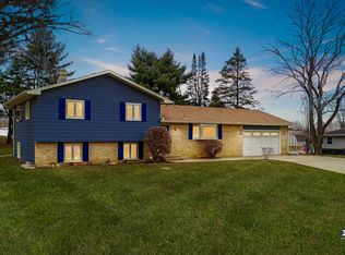 35W200 Crescent Dr, Dundee, IL 60118