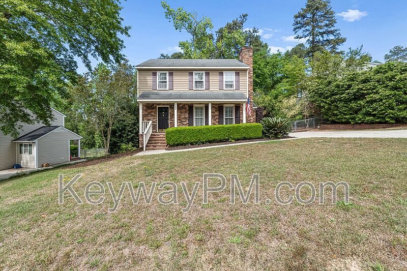 1st image of 792 Greenwood Dr