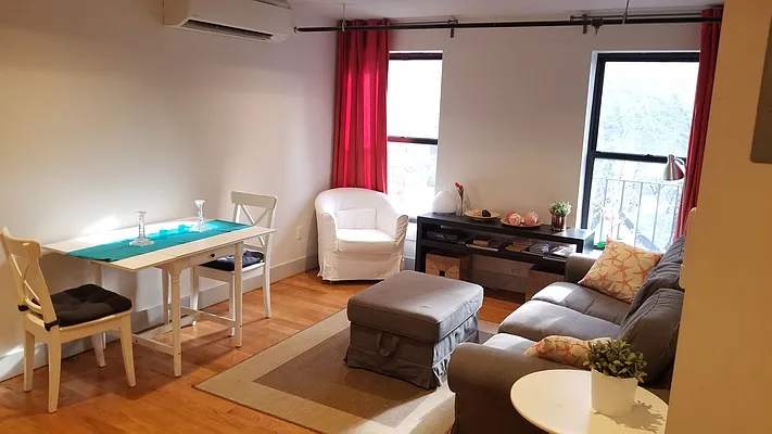 Rented by Henry Management | media 2