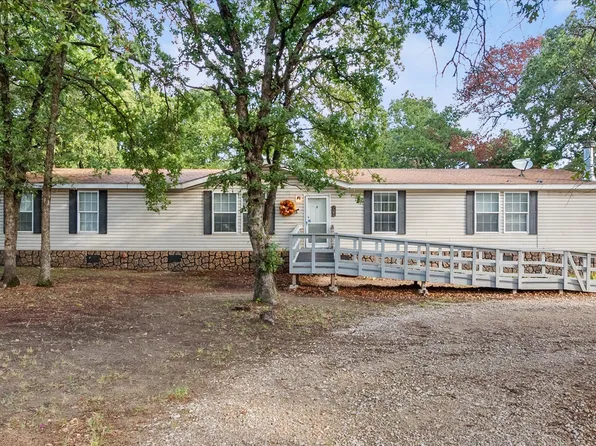 104 Arunda Ct, Weatherford, TX 76085