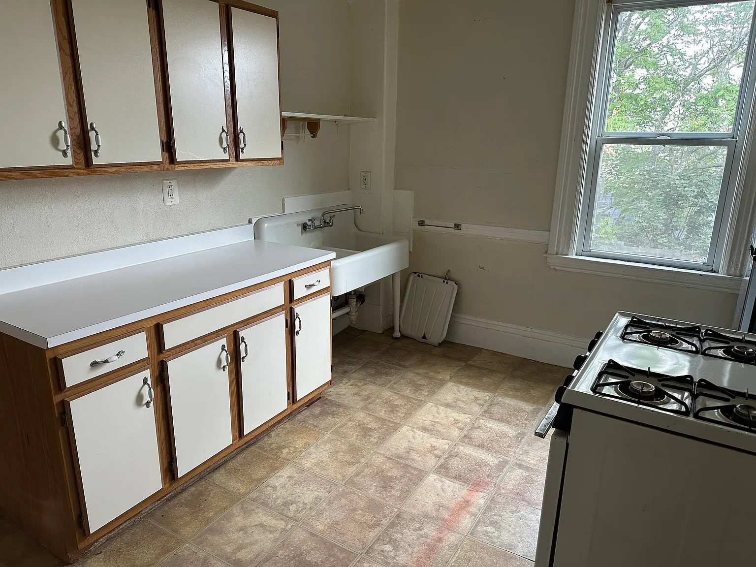 1 bed, 9999 sqft, $2,200 — Photo 4