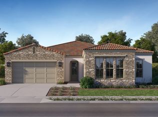 949 Summit Way W, Madera, CA 93636