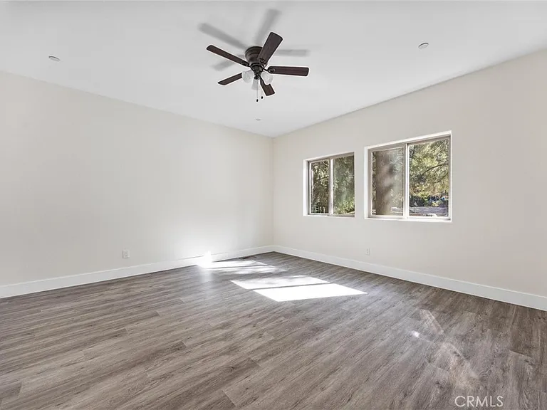1813 Woodland Dr — Photo 16