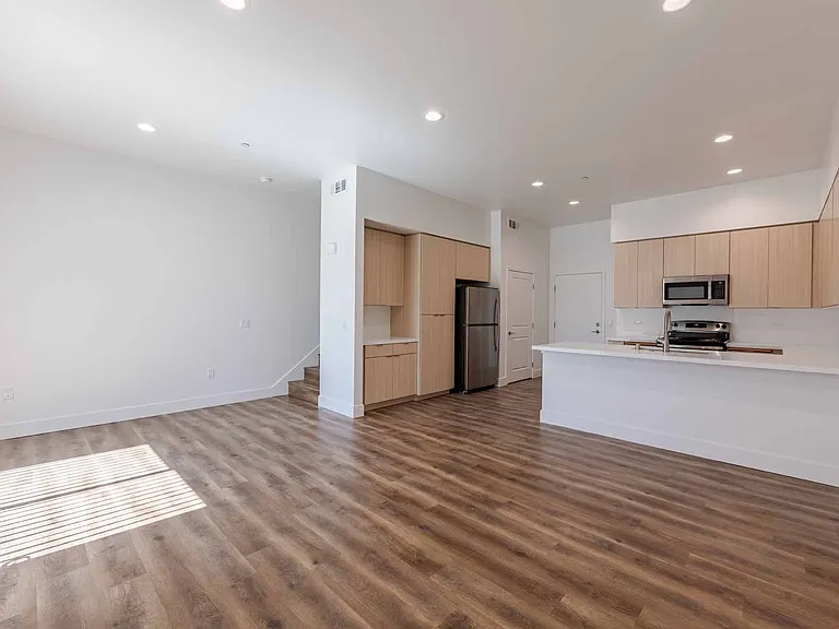 Desert Meadows Townhomes — Photo 13