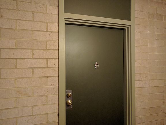 4th image of 6001 Arlington Blvd APT 109