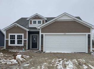 2307 Clear Brook Dr, Valparaiso, IN 46385