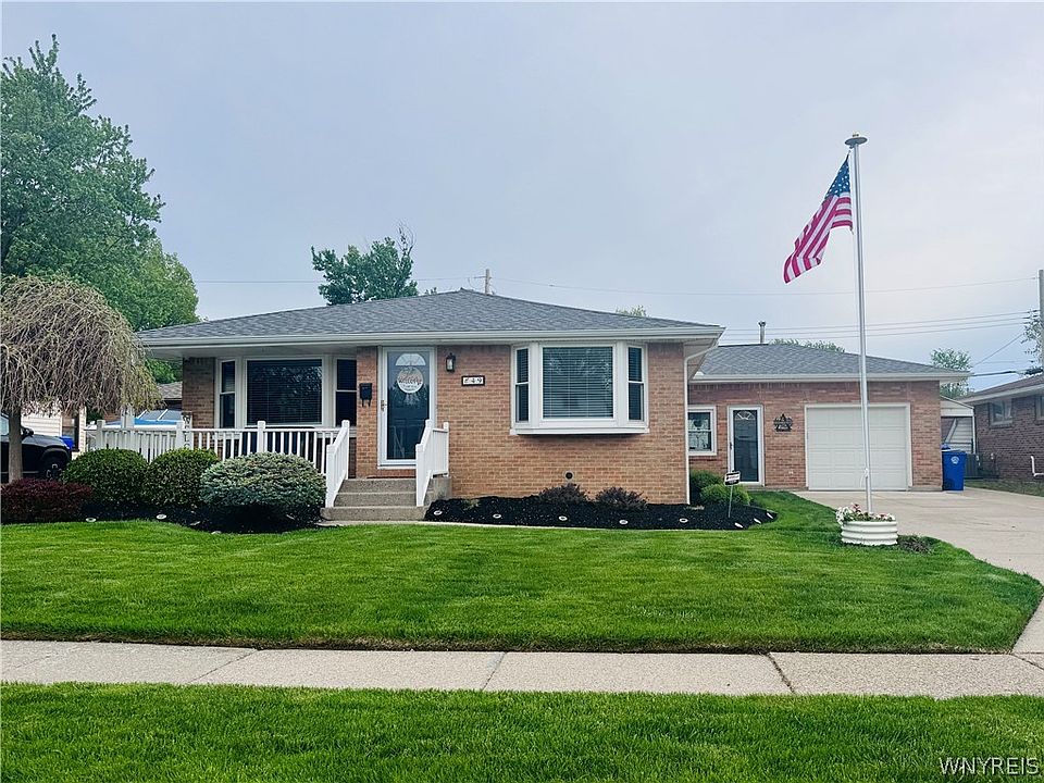 1st image of 49 Marilyn Dr