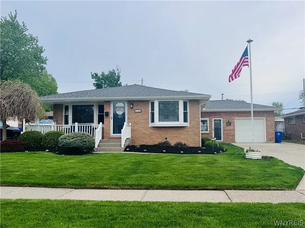 49 Marilyn Dr, West Seneca, NY 14224