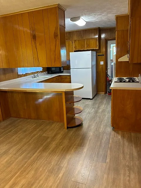 3 bed, 1500 sqft, $1,600 — Photo 2