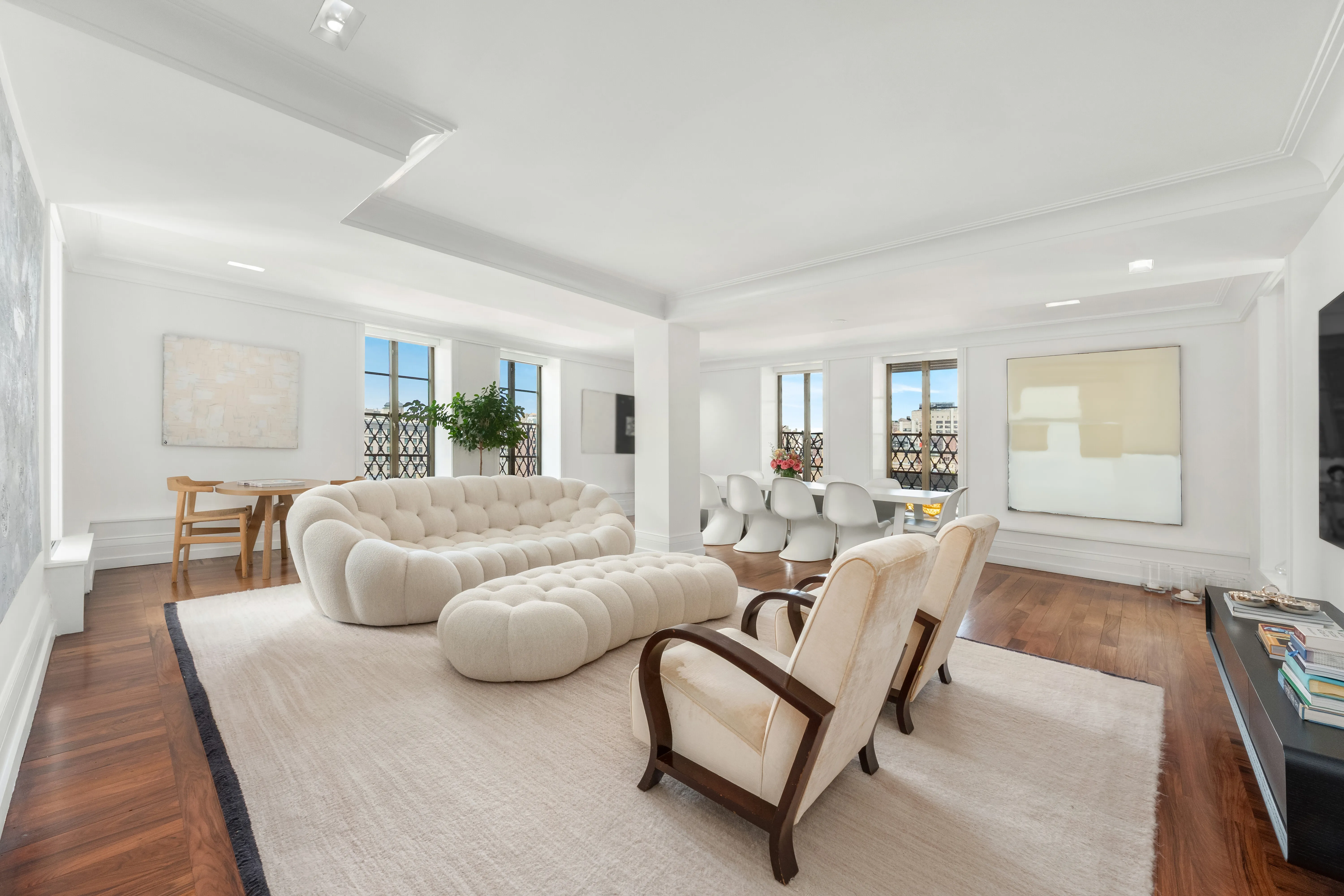孫市 140 East 63rd Street in Photos