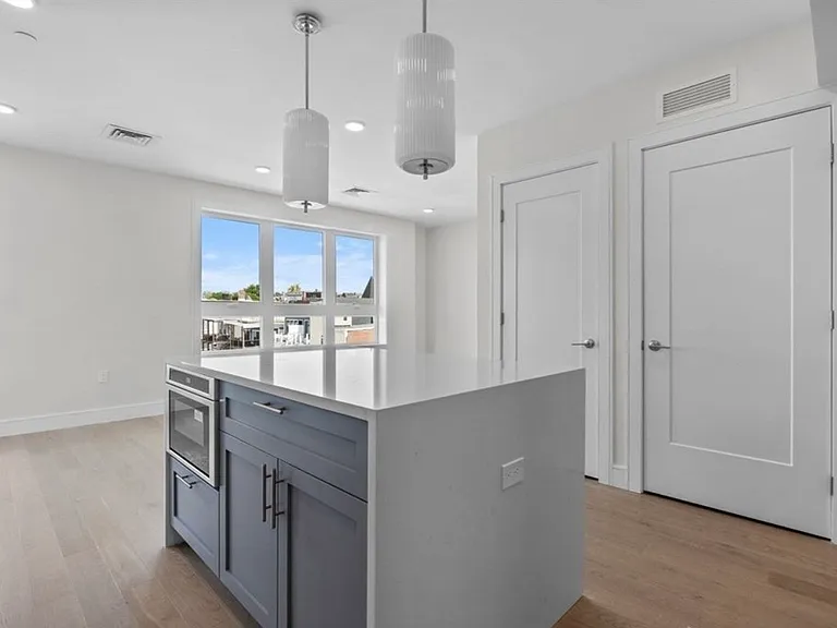 301 Border St — Photo 25