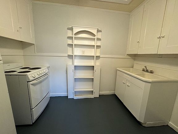 3rd image of 44 Central St Unit 2