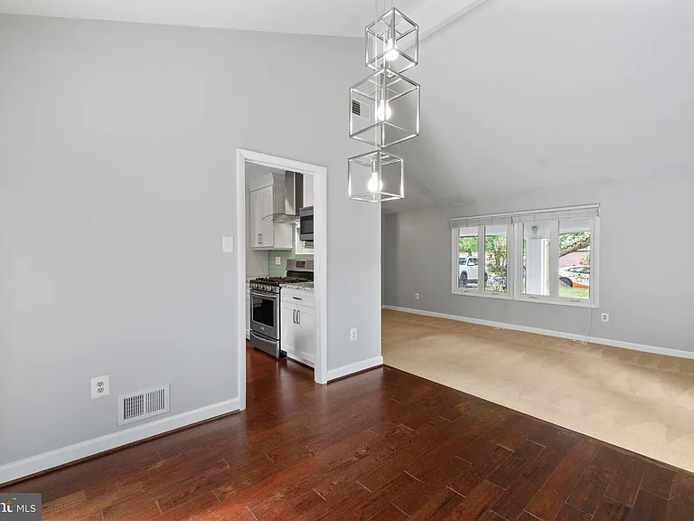 126 Hopeland Ln — Photo 12