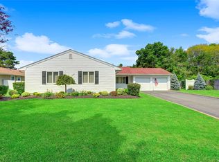 5 Arlene St, Farmingville, NY 11738