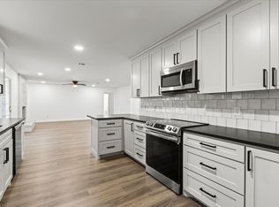 816 Timberhill Dr, Hurst, TX 76053