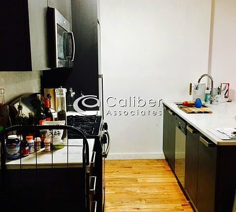 3rd image of 103 Varet St #1D