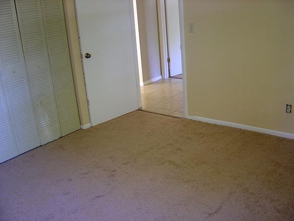 3rd image of 5170 SE 31st St APT A