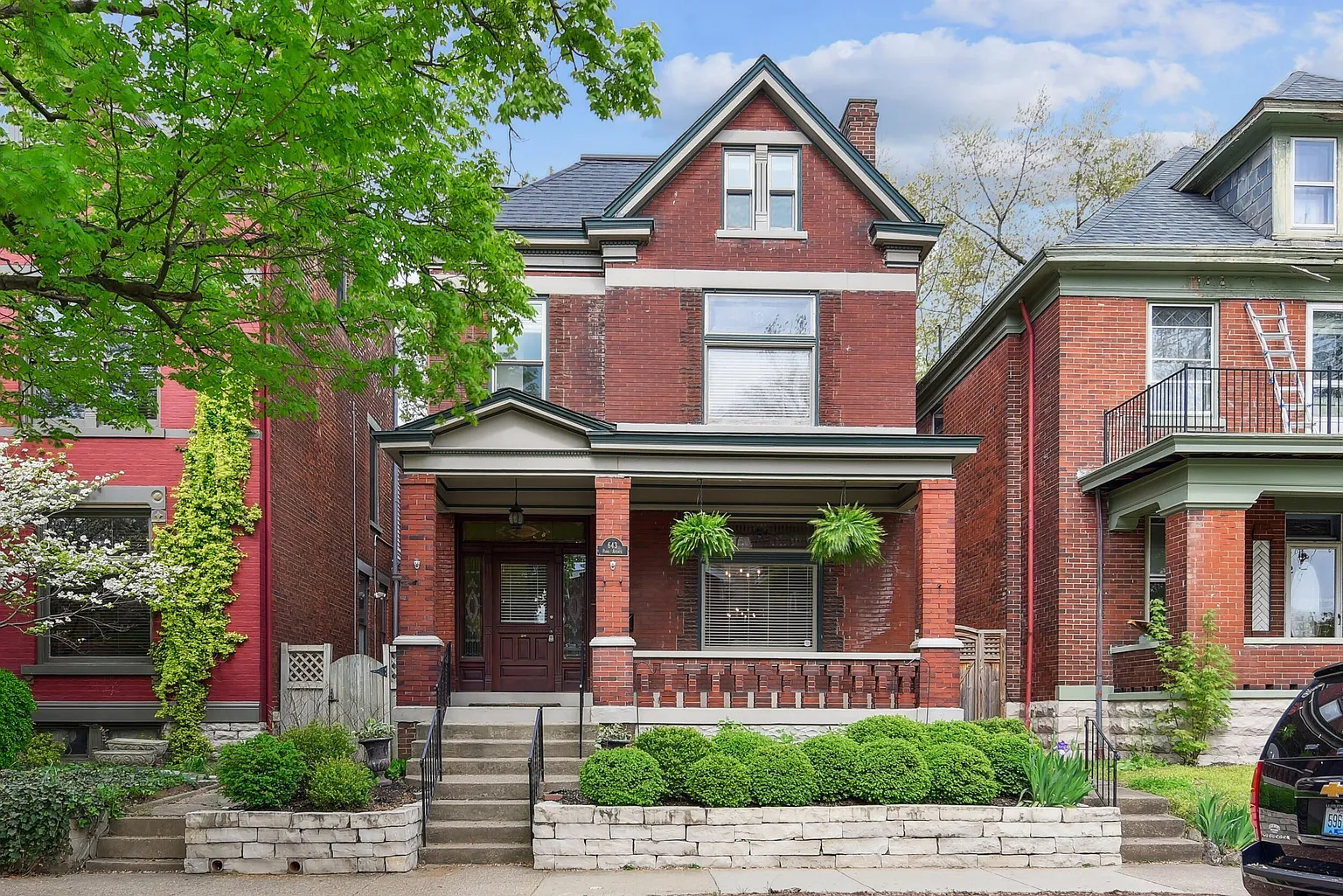643 Park Ave photo 1