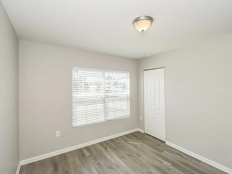 1949 Rock Springs Way — Photo 18