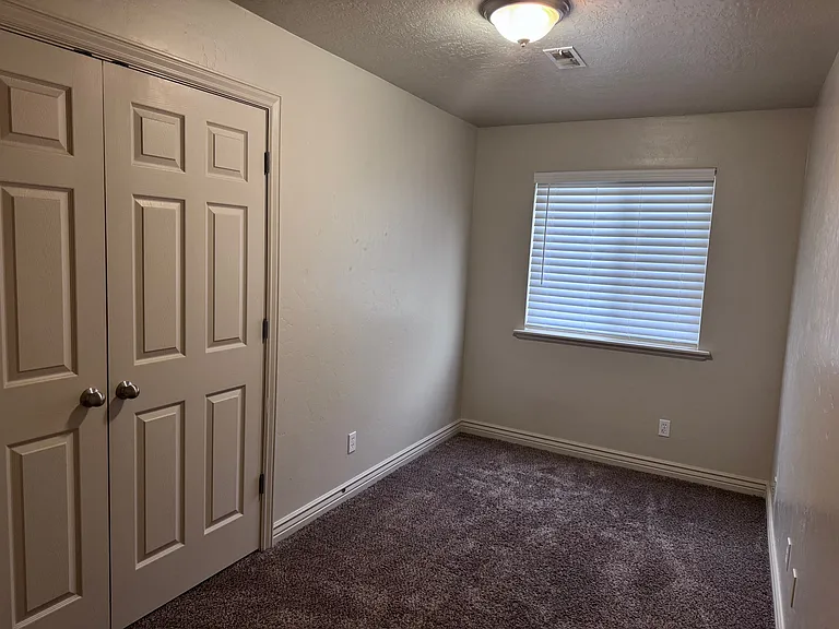 580 S Center St #7 — Photo 7