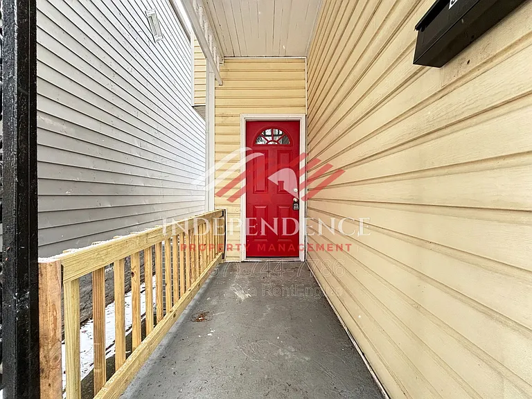 3131 Harvard Ave — Photo 2