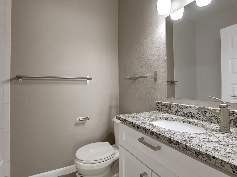 1385 S Logan St — Photo 2