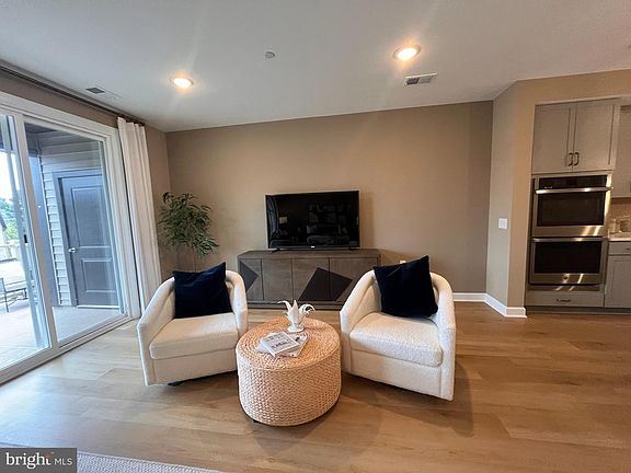 4th image of 4921 Longmire Way Unit 123