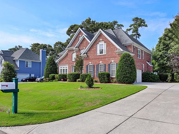 3rd image of 710 Winery Way