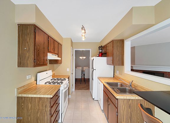 5th image of 2S416 Emerald Green Dr Unit G