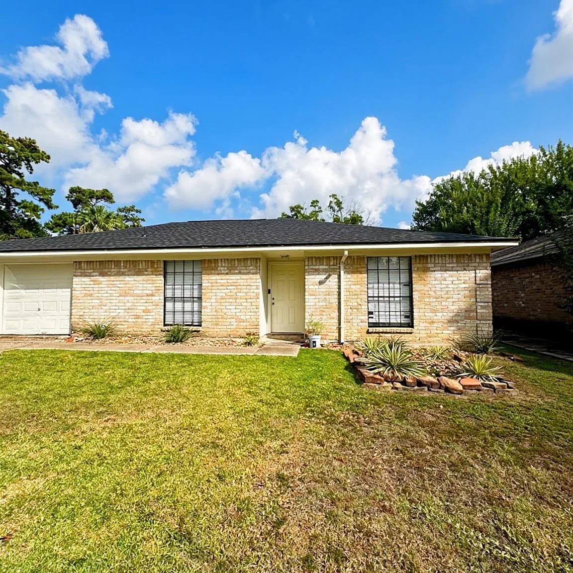 3 bed, 2.0 bath, 1548 sqft, $1,825 — Photo 1
