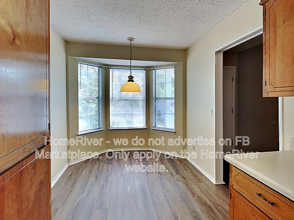 4th image of 2813 Langley Ave APT 210