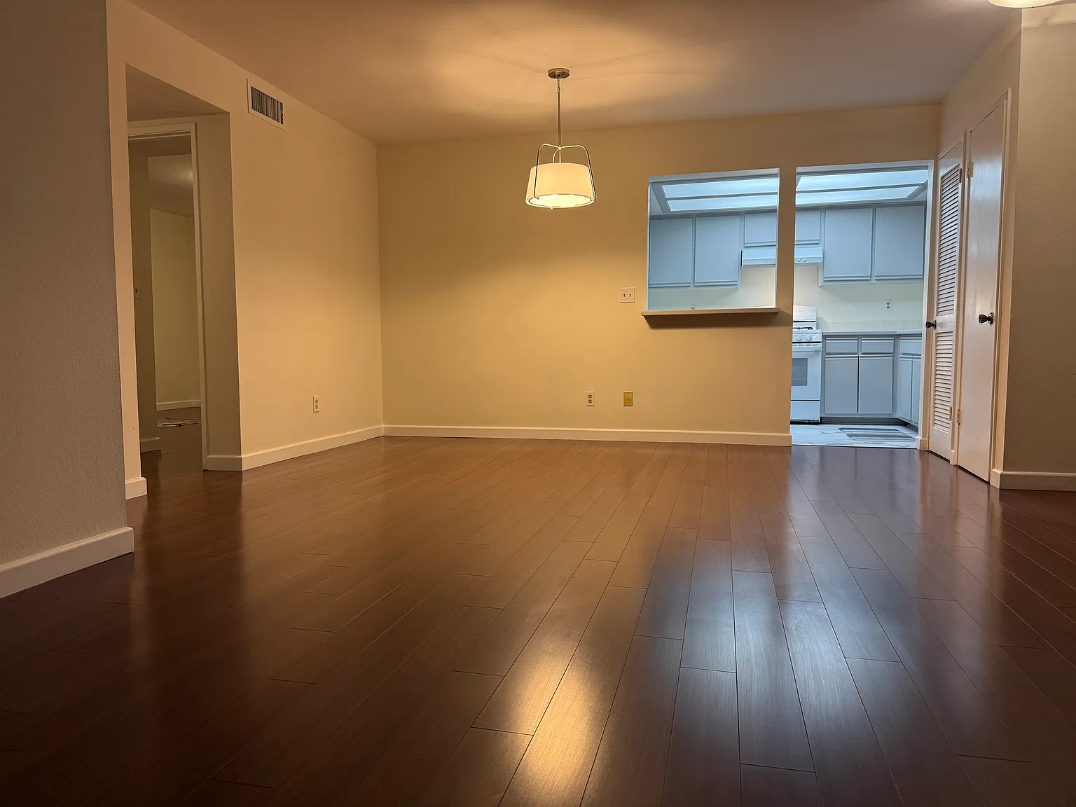 617 N Kenwood Street — Photo 2